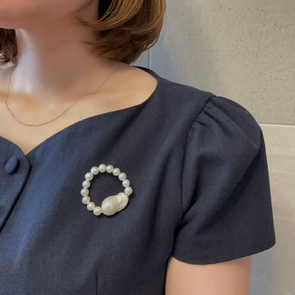 baroque  pearl circle pin brooch