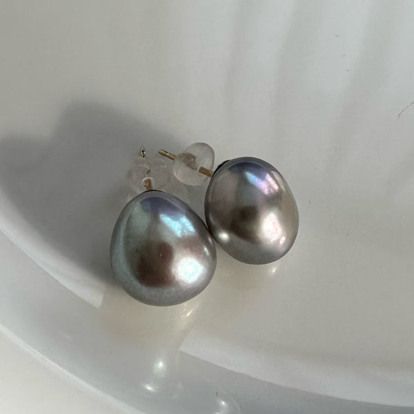 gray kobore  pearl nudeピアス　イヤリング - hikari pearl.
