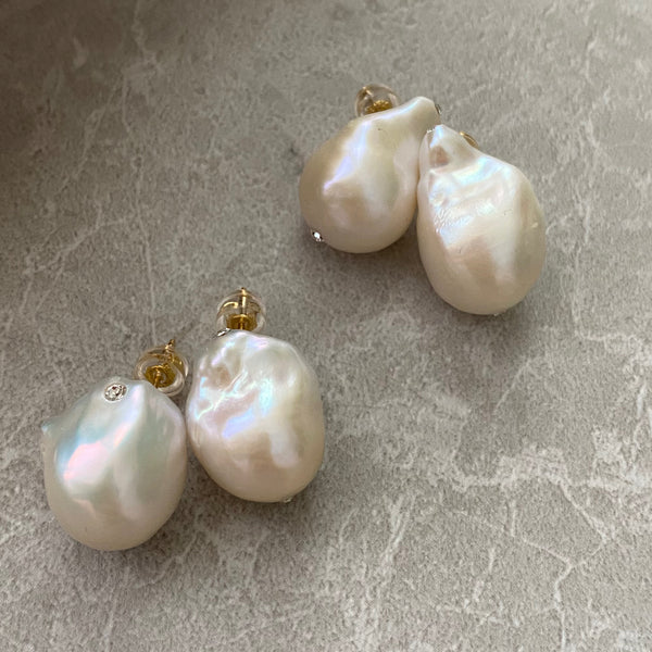 petit oyster baroque  pearl  nudeピアス　イヤリング - hikari pearl.