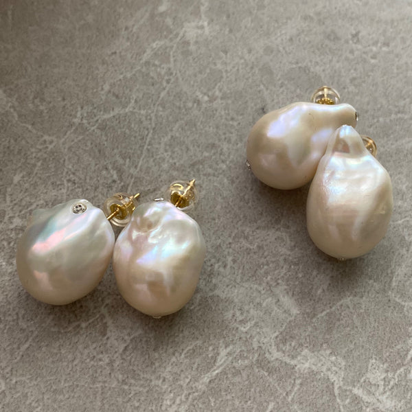 petit oyster baroque  pearl  nudeピアス　イヤリング - hikari pearl.